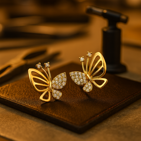 Boucles d'oreilles clous papillon élégantes en zircon