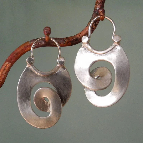 Boucles d'oreilles en argent vintage irrégulières