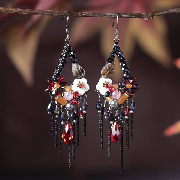Boucles d'oreilles pendantes vintage à fleurs foncées
