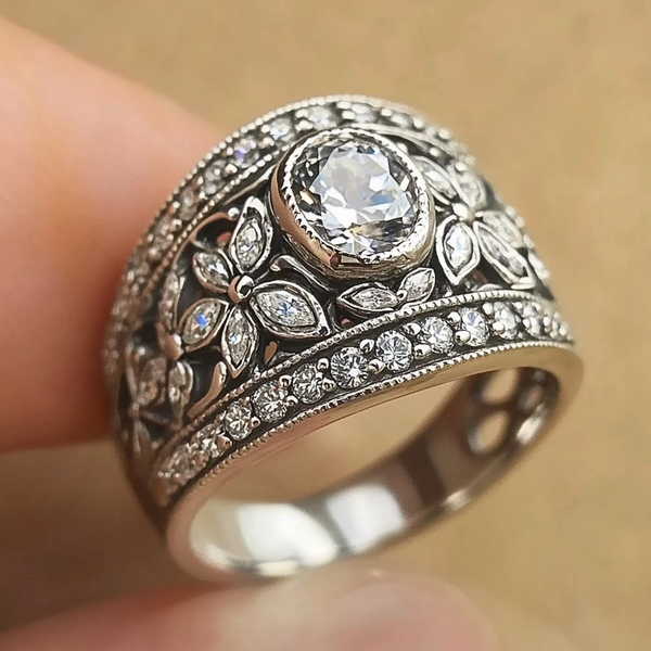 Bague vintage en argent brillant