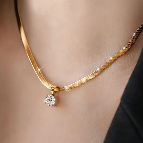 Collier en Or avec Pendentif en Strass Élégant